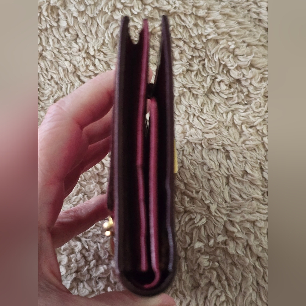 Pink Wallet - Picture 4 of 13